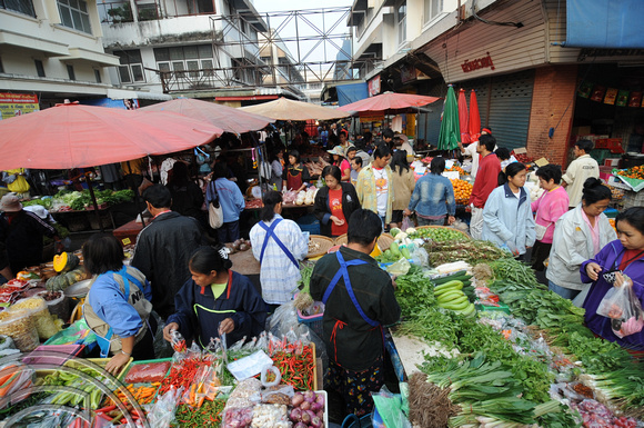 TD09987. Market. Ayutthaya. Thailand. 18.1.09.