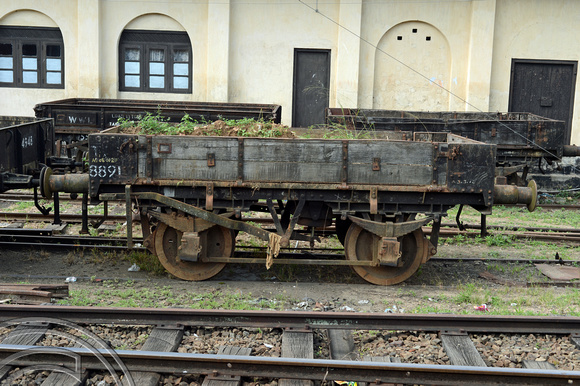 DG237579. Short wheelbase, 2 plank wagon. Kandy. Sri Lanka. 12.1.16.