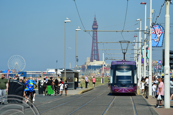 DG376550. Tram 007. The promenade. Blackpool. 11.8.2022.
