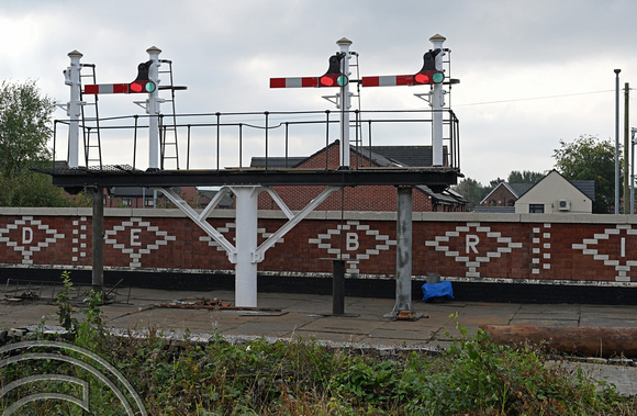 DG428281. Former Dewsnap yard signals. Guide Bridge. 21.9.2024.