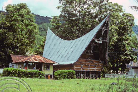 T3593. Batak house. Tomok. Lake Toba. Sumatra. Indonesia. 1992.