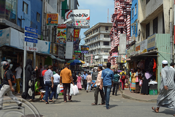 DG237405. Streetlife in Pettah. Colombo. Sri Lanka. 11.1.16.