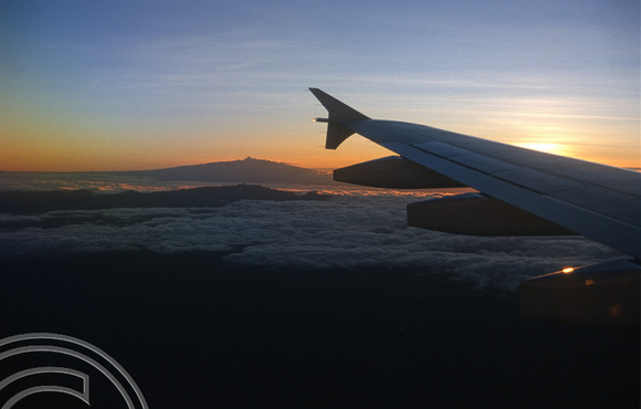 T10807. Sunrise over Kenya seen from a BA flight. 12.05.01