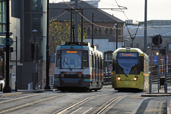 DG68606. Trams 1005 and 3005. Mosley St. Manchester. 16.11.10.