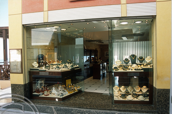 T11990. Jewellery shops on Ypapantis. Santorini. Cyclades. Greece. 27.9.01