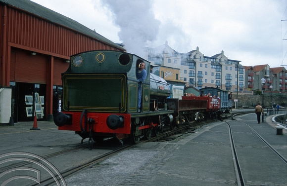 T10744. Steam train at Bristol docks. England. 1.04.01