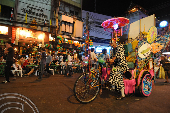 TD08464. Streetlife. Rambutri. Bangkok. Thailand. 2.1.09.