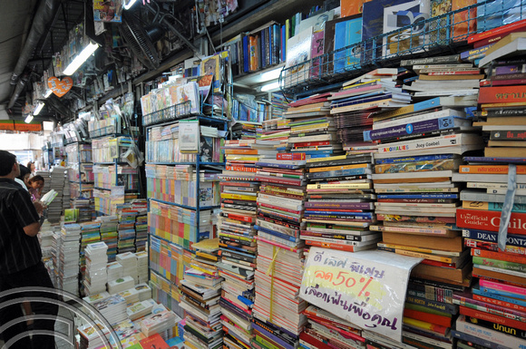 TD08545. Bookseller. Chatuchak Weekend Market. Bangko. Thailand. 3.1.09.
