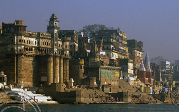 T6826. Dawn at the Ghats. Varanasi. Uttar Pradesh. India. 1998.