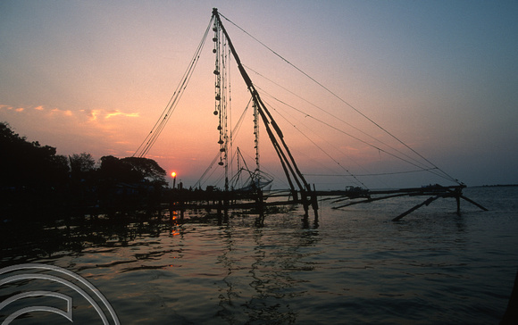 T6276. Chinese fishing nets. Fort Cochin. Kerala. India. 23.12.1997