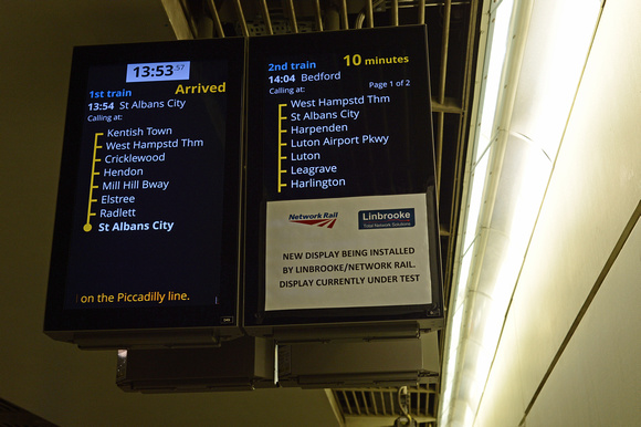 DG241726. New information screens. St Pancras Thameslink. 24.3.16