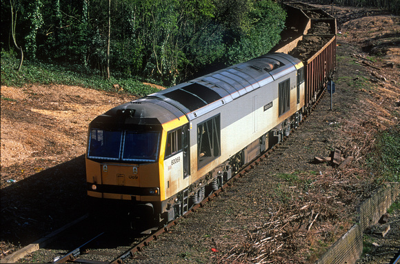 12045. 60069. 6M35. 06.40 Kings Cross - Calvert CTRL spoil train. Harringay Park Junction. 31.03.03