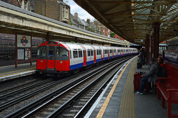 DG243548. Piccadilly line train. Barons Court. London. 25.4.16