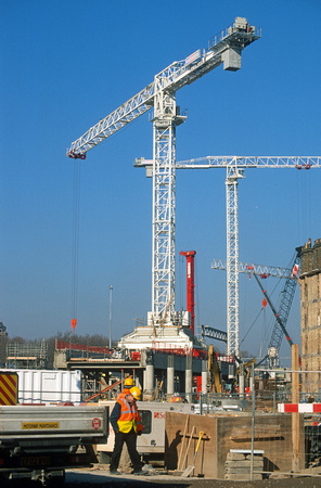 11717. Cranes building the new Eastern station. St Pancras. 18.02.2003