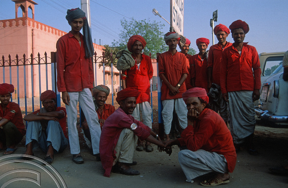 FR1799. Licenced railway porters. Jaipur. Rajasthan. India. 31.10.91. 8.1.03