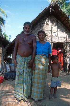 T6367. Local family. Anjengo. Kerala. India. December.1997