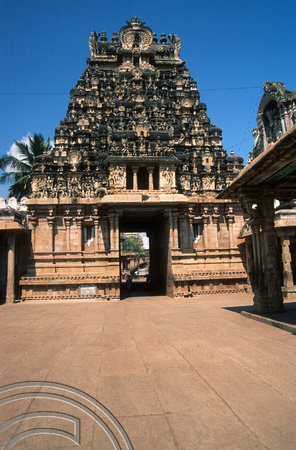 T6543. Inside the temple. Srirangam temple. Trichy. Tamil Nadu India. January 1998