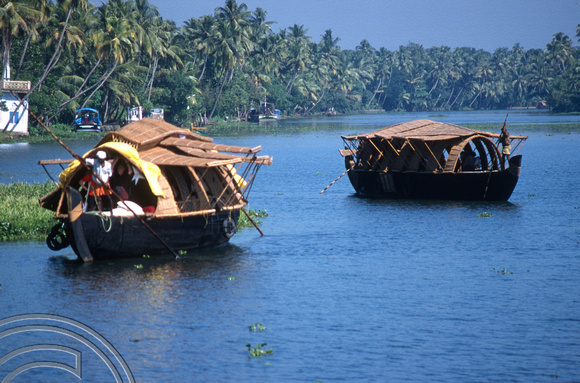 T6315. Houseboats on the backwaters. Kerala. India. 29.12.1997