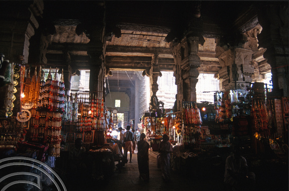 T6454. Market at the Meenakshi temple. Madurai. India. January.1998