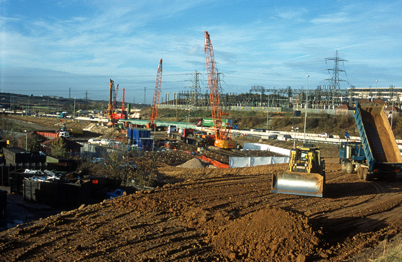 11339. Construction of the rail underpass under the A2. Northfleet. 11.11.2002