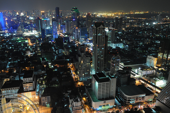 TD11040. Bangkok at night. Thailand. 25.1.09.