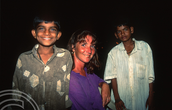 T6110. Lynn with George and his brother. Arambol. Goa. India. December 1997