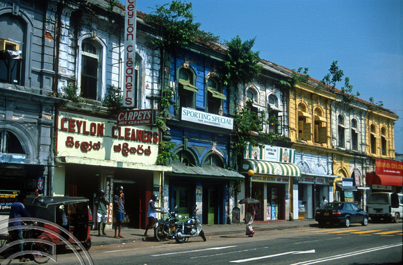 T14463. Colonial era buildings in Union Place. Slave Island. Colombo. Sri Lanka. 29.12.02