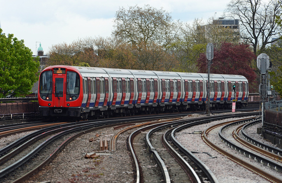 DG243570. District line train. Stamford Brook. London. 25.4.16