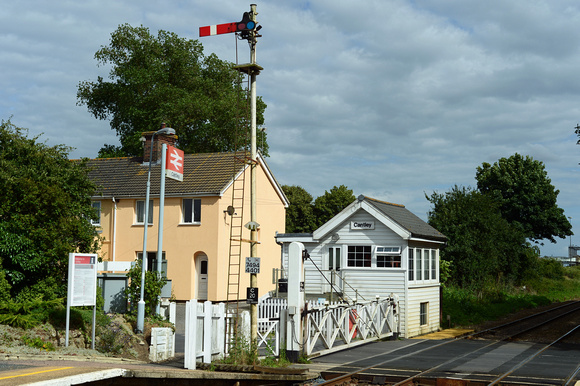 DG249576. Semaphore and signalbox. Cantley. 8.8.16