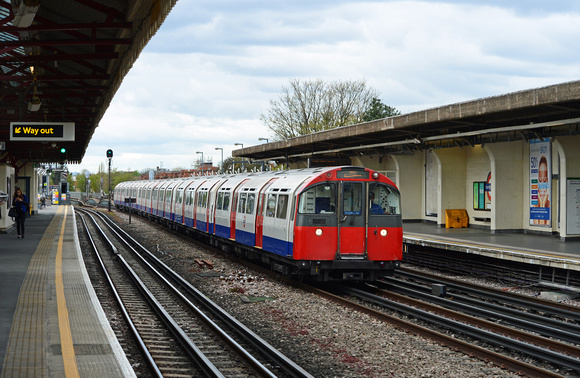 DG243572. Piccadilly line train. Stamford Brook. London. 25.4.16