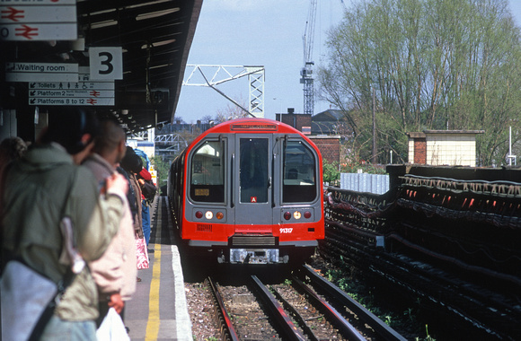 12221. Central line tube heading for White City. Stratford. 7.4.03