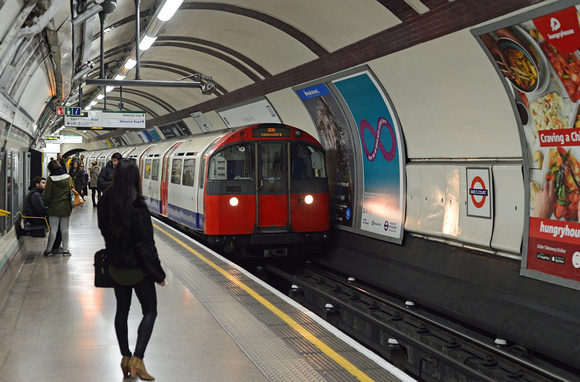 DG243631. Piccadilly line train. Earls Court. London. 25.4.16