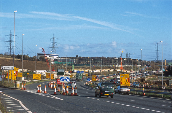 11331. Construction of the rail underpass under the A2. Northfleet. 11.11.2002