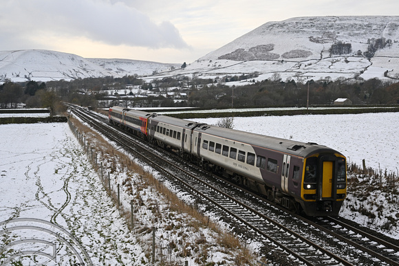 DG433440. 158774. 158770. 1L12. 1251 Liverpool Lime Street to Nottingham. Edale. 19.11.2024.