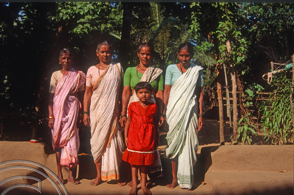 T4533. The Gawade in-laws. Maharasthra. India. December 1993.