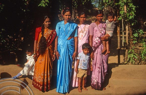T4537. The Gawade in-laws. Maharasthra. India. December 1993.