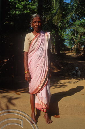 T4539. The Gawade in-laws. Maharasthra. India. December 1993.