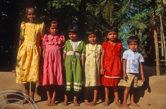 T4540. The Gawade in-law children. Maharasthra. India. December 1993.