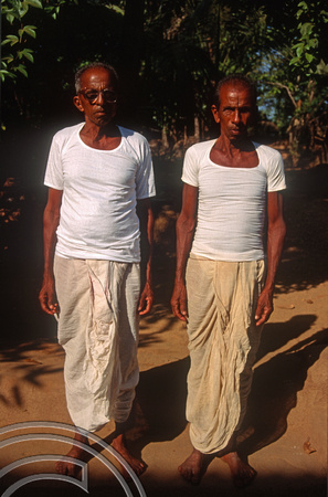 T4542. The Gawade in-laws Maharasthra. India. December 1993.