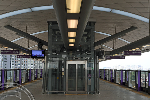 DG262527. Platform level. Purple line station. Bang Son. Bangkok. Thailand. 11.1.16