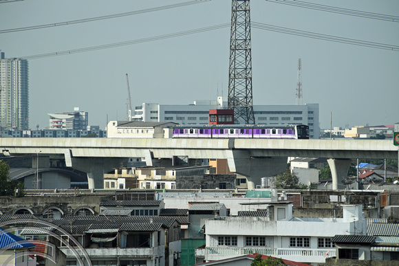 DG262611. Purple line train near Wong Sawang. Bangkok. Thailand. 11.1.17