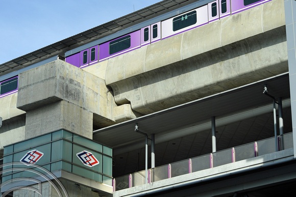 DG262620. Purple line train and station architecture. Tao Poon. Bangkok. Thailand. 11.1.16