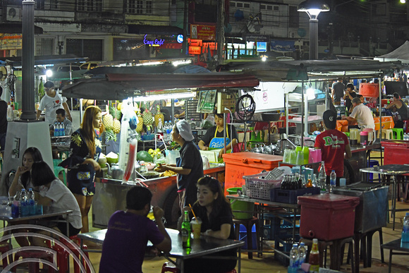 DG262769. The night market. Krabi. Thailand. 13.1.17