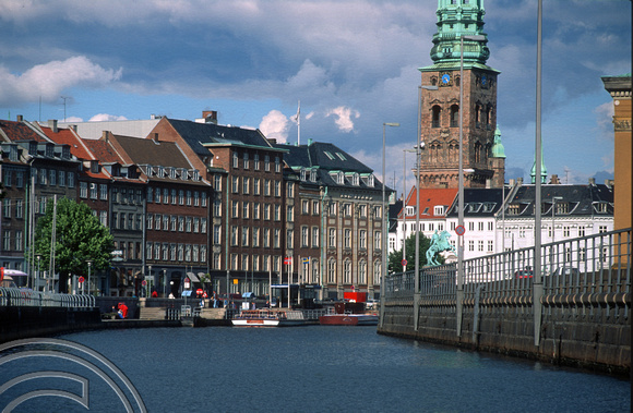T4713. City centre canal. Copenhagen. Denmark. 28th August 1994.