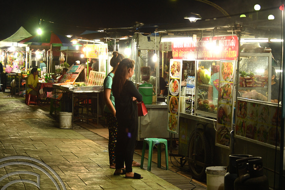 DG262995. Night market on the riverfront. Krabi. Thailand. 16.1.17
