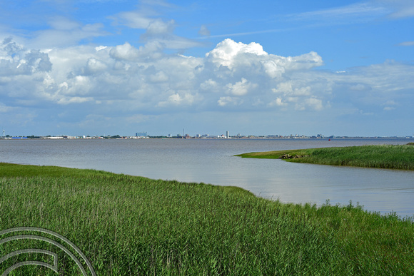 DG399317. Hull seen from the Nev Cole way path along the Humber. Barrow Haven. Lincolnshire. 26.7.2023.
