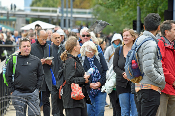DG379370. Mourners queueing. South bank. London. 16.9.2022.
