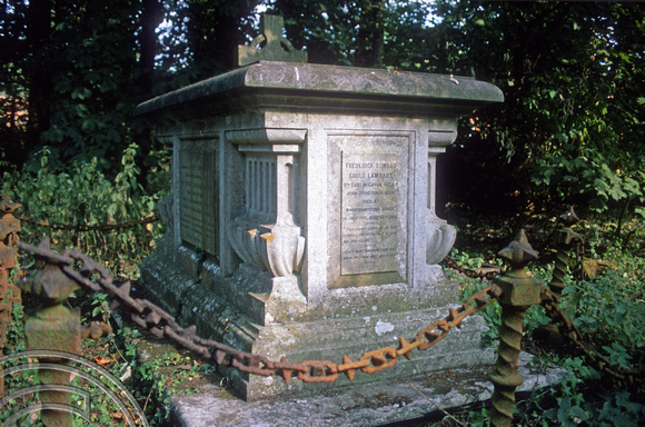 T5336. Grave of the 9th Earl of Cavan. Churchyard. Ayot St Lawrence. Hertfordshire. England. August 1995.