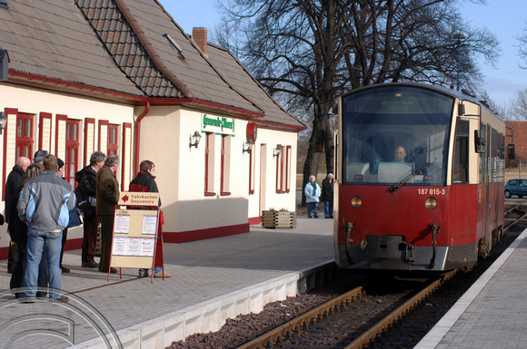 FDG2993. 187015. Gernrode. Harz railway. Germany. 17.2.06.