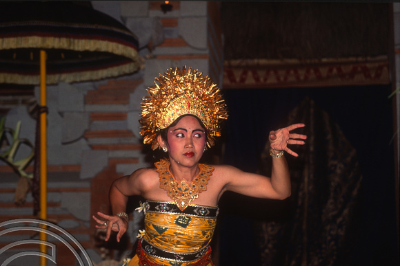 T4780. Balinese dancer. Ubud. Bali. Indonesia. December1994